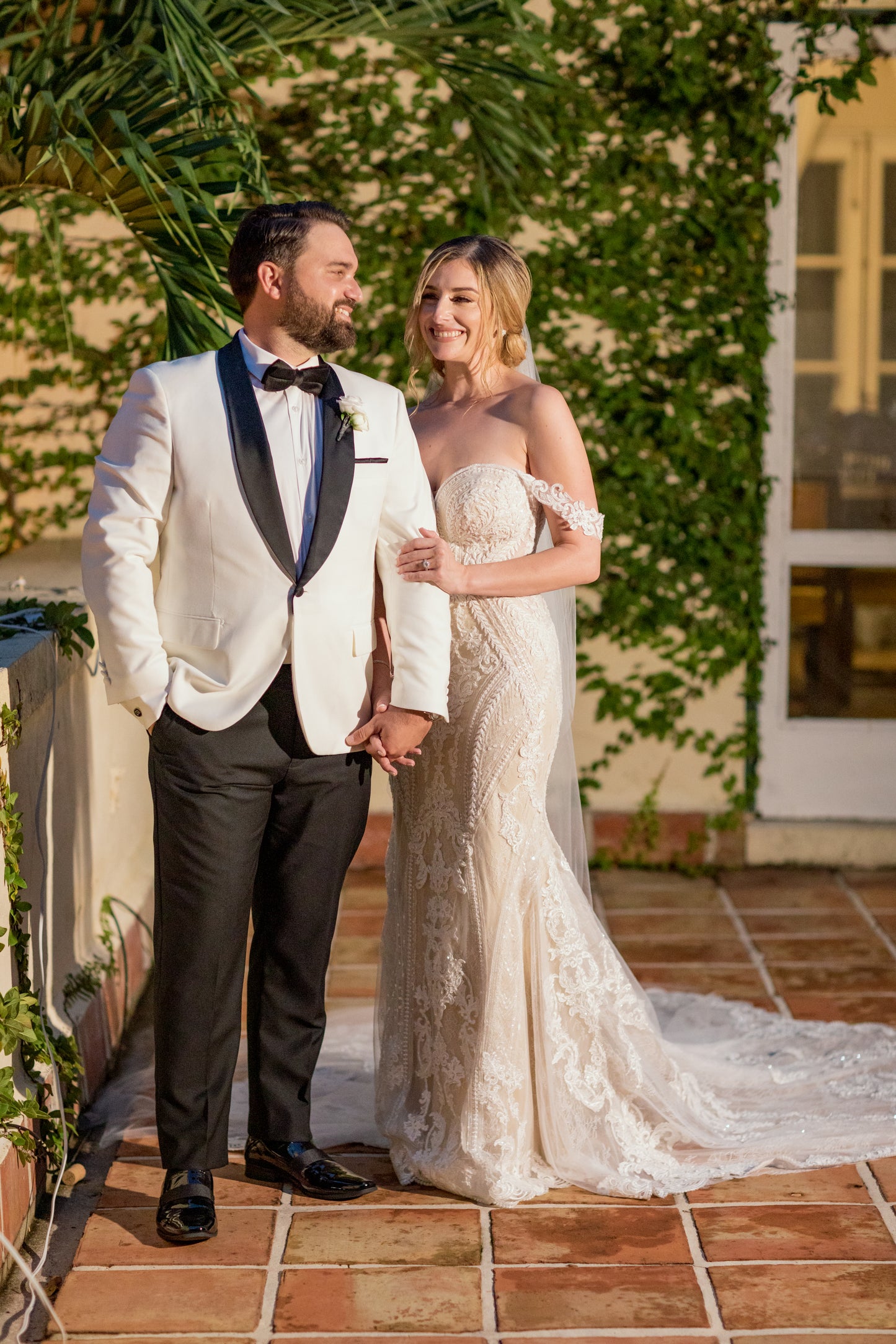 DINNER JACKET WITH BLACK LAPEL