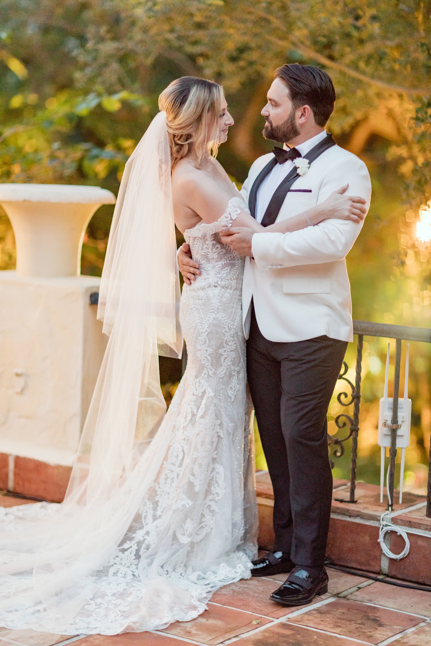 DINNER JACKET WITH BLACK LAPEL